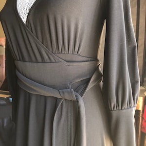 Vintage 90’s Jones New York size 6 black dress