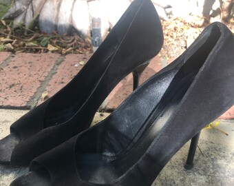 Zapatos de tacón Gucci de ante negro para mujer, 41 pulgadas, con funda antipolvo con cordón ajustable.