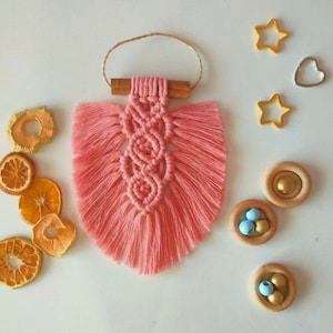 Handmade macrame feather ornament — PDF pattern to create boho charm from scratch, no experience needed.