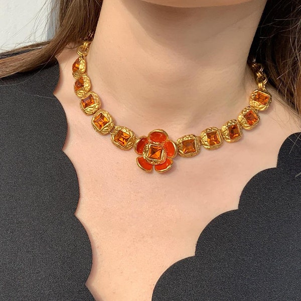 Collier vintage fleurs, émaux et cristal de swarovski signé Yves Saint Laurent