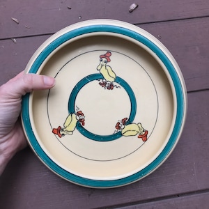 Whimsical Rolesville Pottery Child/Juvenile/Baby Creamware Plate, Three Ducks with Hats & Galoshes in excellent condition