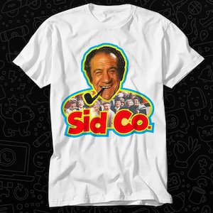 Sid James Co インスピレーションを受けたキャリーオン T シャツ 女性向けギフト メンズ ユニセックス トップ 大人用 T シャツ ヴィンテージ ミュージック ベスト ムービー OZ440