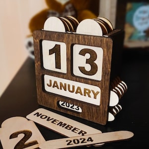 Infinite Calendar | Wooden calendar I Perpetual Forever Calendar I Handmade universal wood calendar