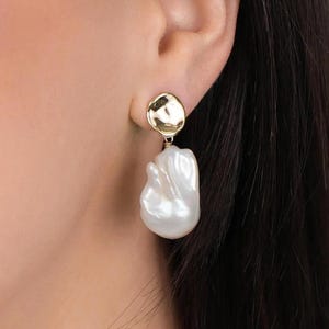 Baroque Pearl Drop Earrings – Hammered Gold Plated Sterling Silver Studs