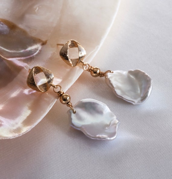 Boucles D'oreilles Dormeuses - Perles De Culture Baroques Blanches Sur Plaqué Or Jaune - Marque Rose-Mimosa