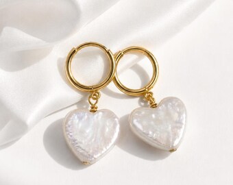 Hartoorbellen zoetwaterparel, 14K vergulde sterlingzilveren Huggie Hoops