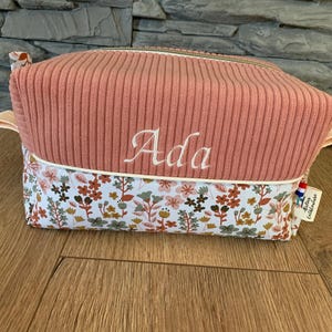 Trousse de toilette et pochon assorti en option