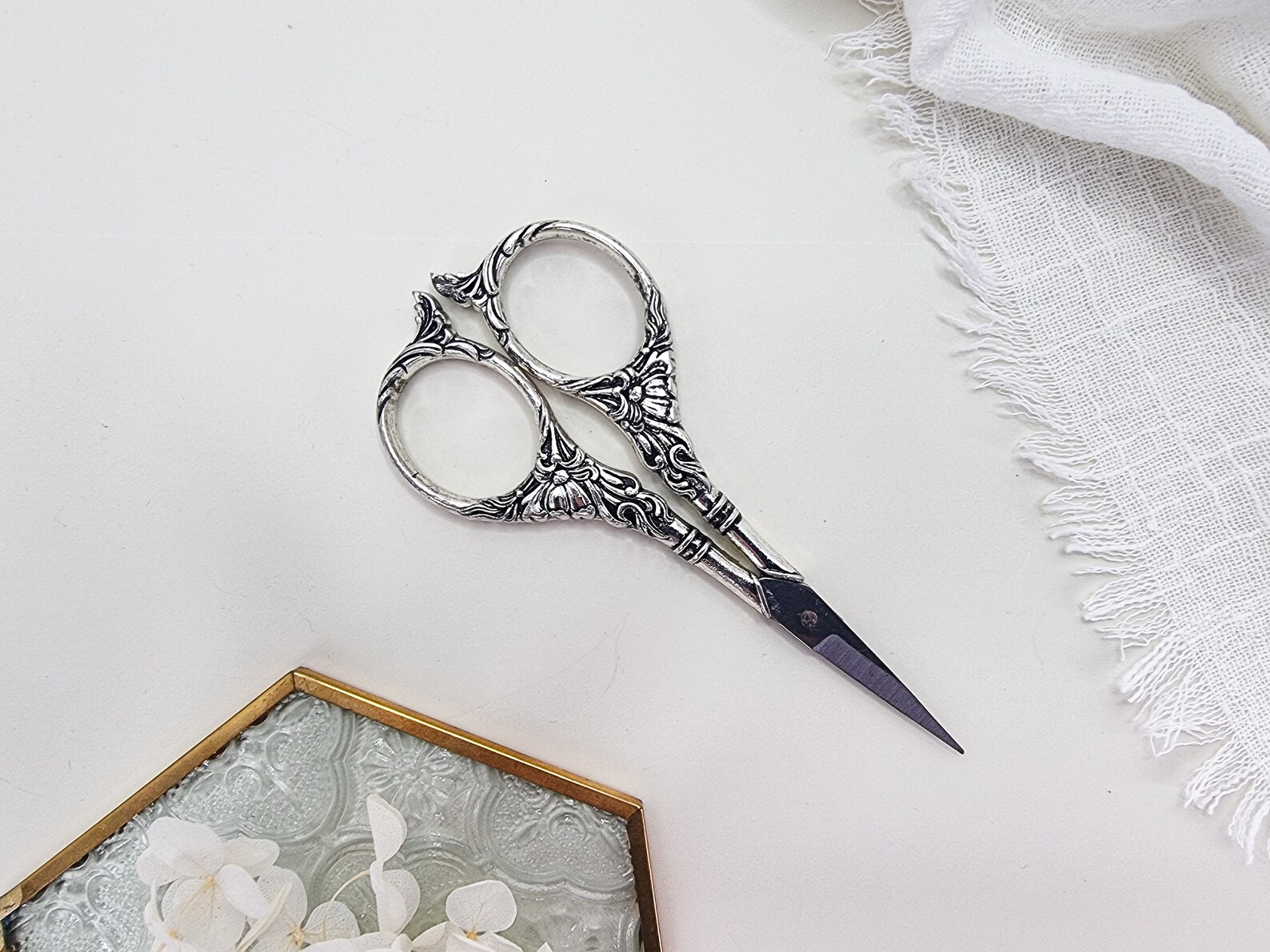 Floral Embroidery Thread Scissors for Crafting Vintage Ripple Handle ...