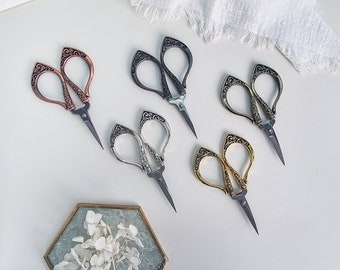 Floral Embroidery Thread Scissors For Crafting | Vintage Ripple Handle Decorative Sewing Scissors | Floral Vintage Style Tailor’s Scissors