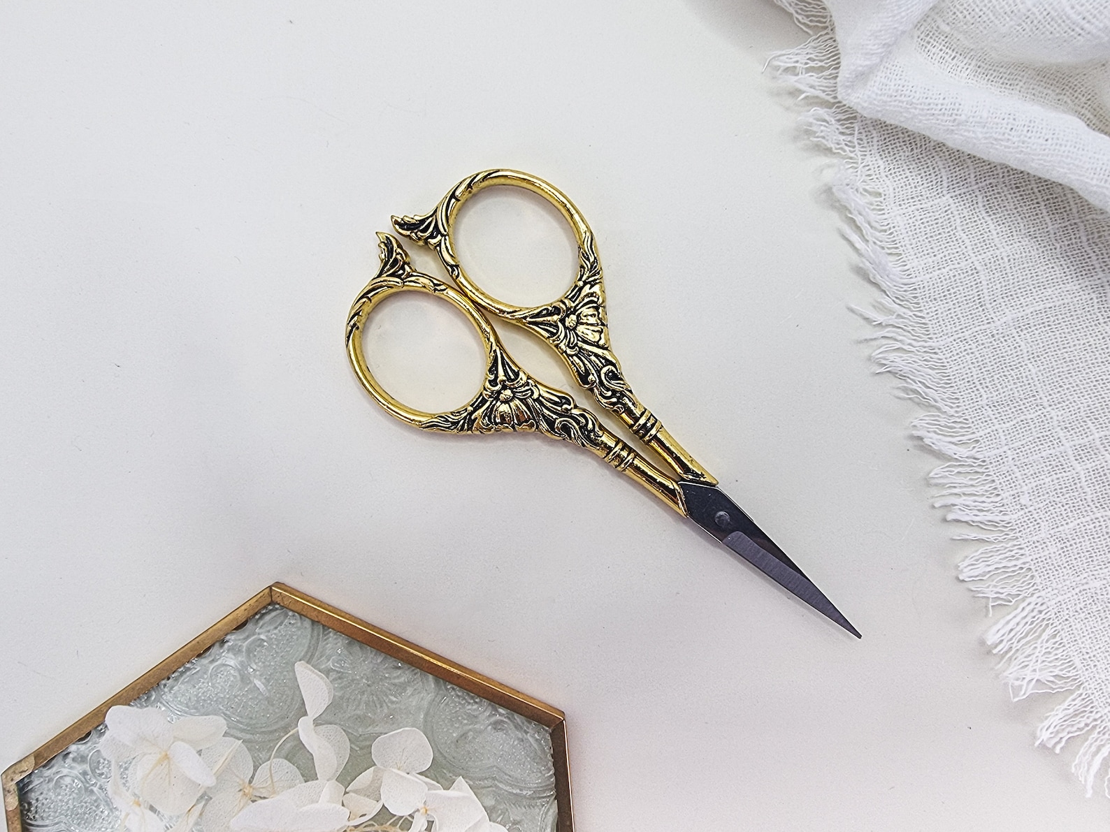 Floral Embroidery Thread Scissors for Crafting Vintage Ripple Handle ...
