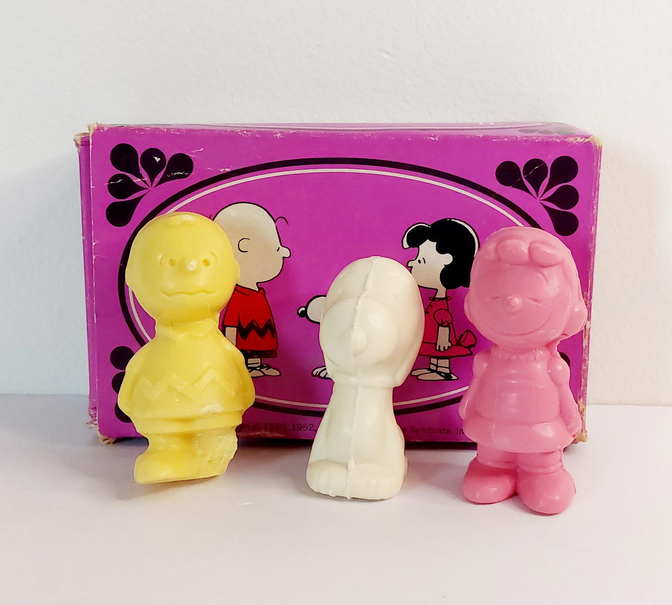 Vintage 1970 Avon Peanuts Gang Charlie Brown Snoopy Lucy Soap Set
