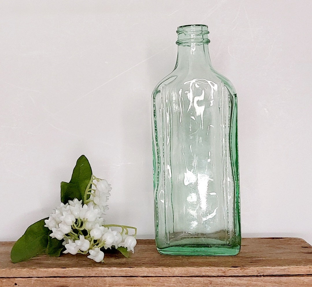 Antique Medicine Bottle, the Chattanooga Medicine Co Aqua Medicine