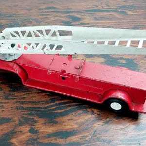 Vintage 1970s Tonka Fire Truck Ariel Ladder trailer