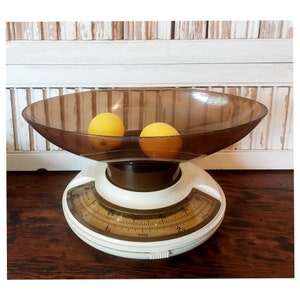 Vintage 1970&#39;s Adjustable Kitchen Scale  Hong Kong