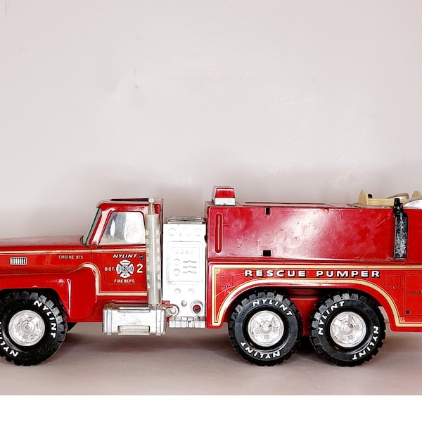 Vintage Nylint Pressed Metal Fire Truck Engine 875 Rescue Pumper 1970s