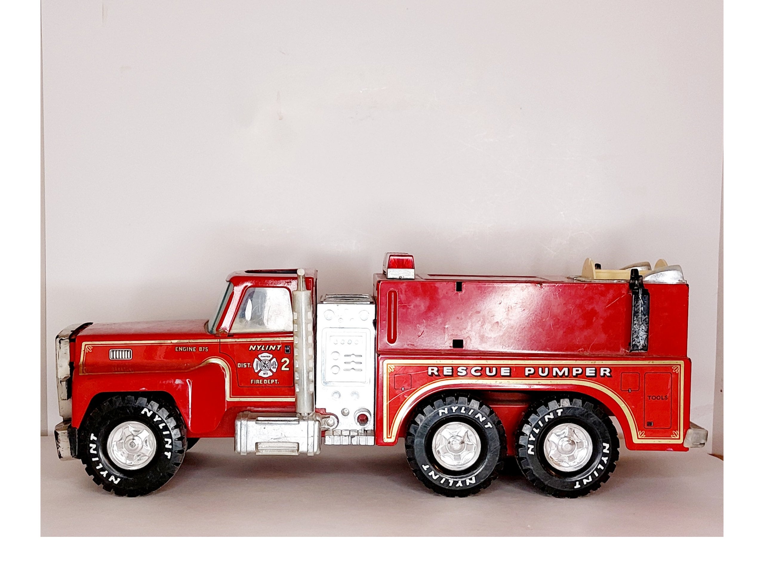 Vintage Nylint Pressed Metal Fire Truck Engine 875 Rescue Pumper 1970s