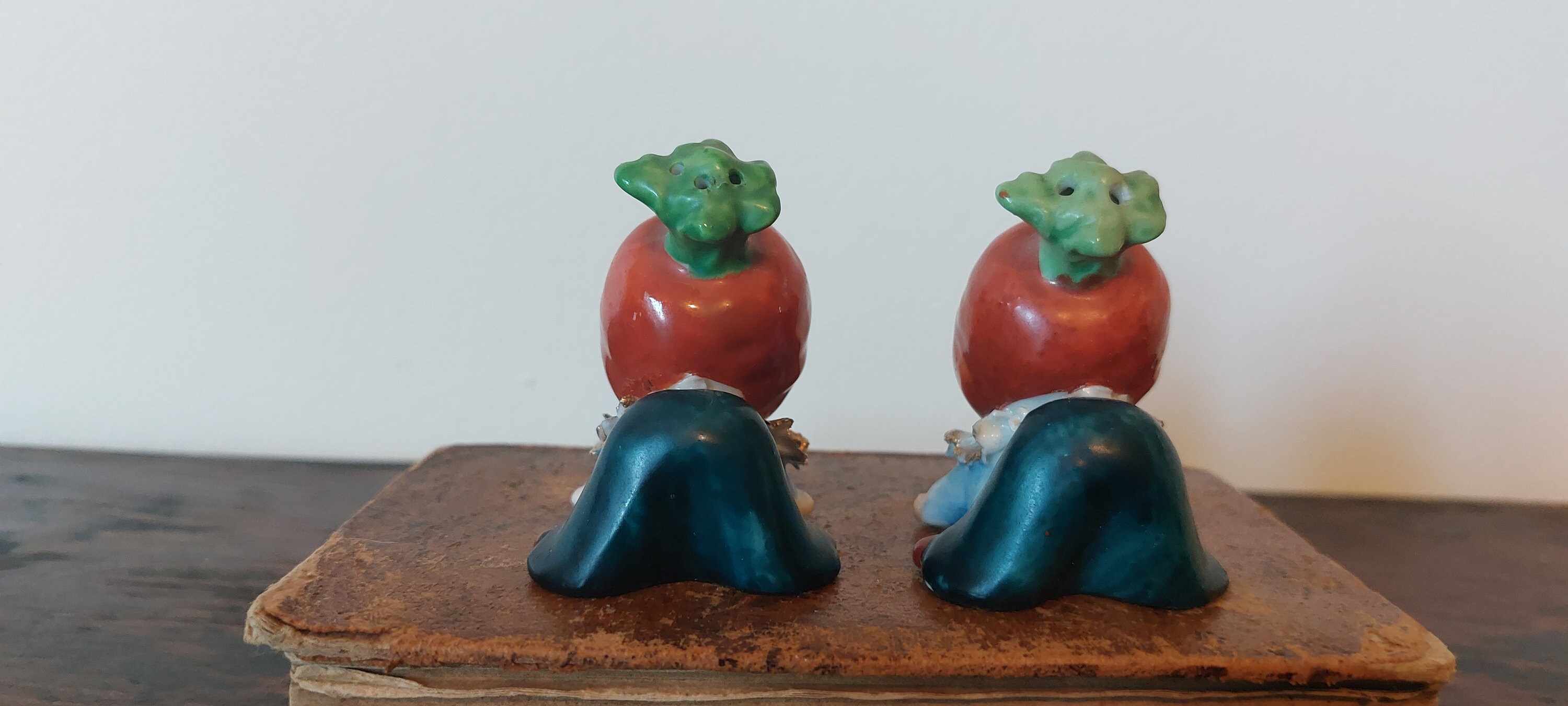 Vintage 1950's Anthropomorphic Ceramic Carrot Head Salt & Pepper