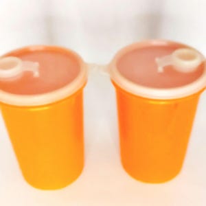 Vintage Orange Tupperware 1Qt Handolier Pitcher Container Pour Spout Lid, set of 2