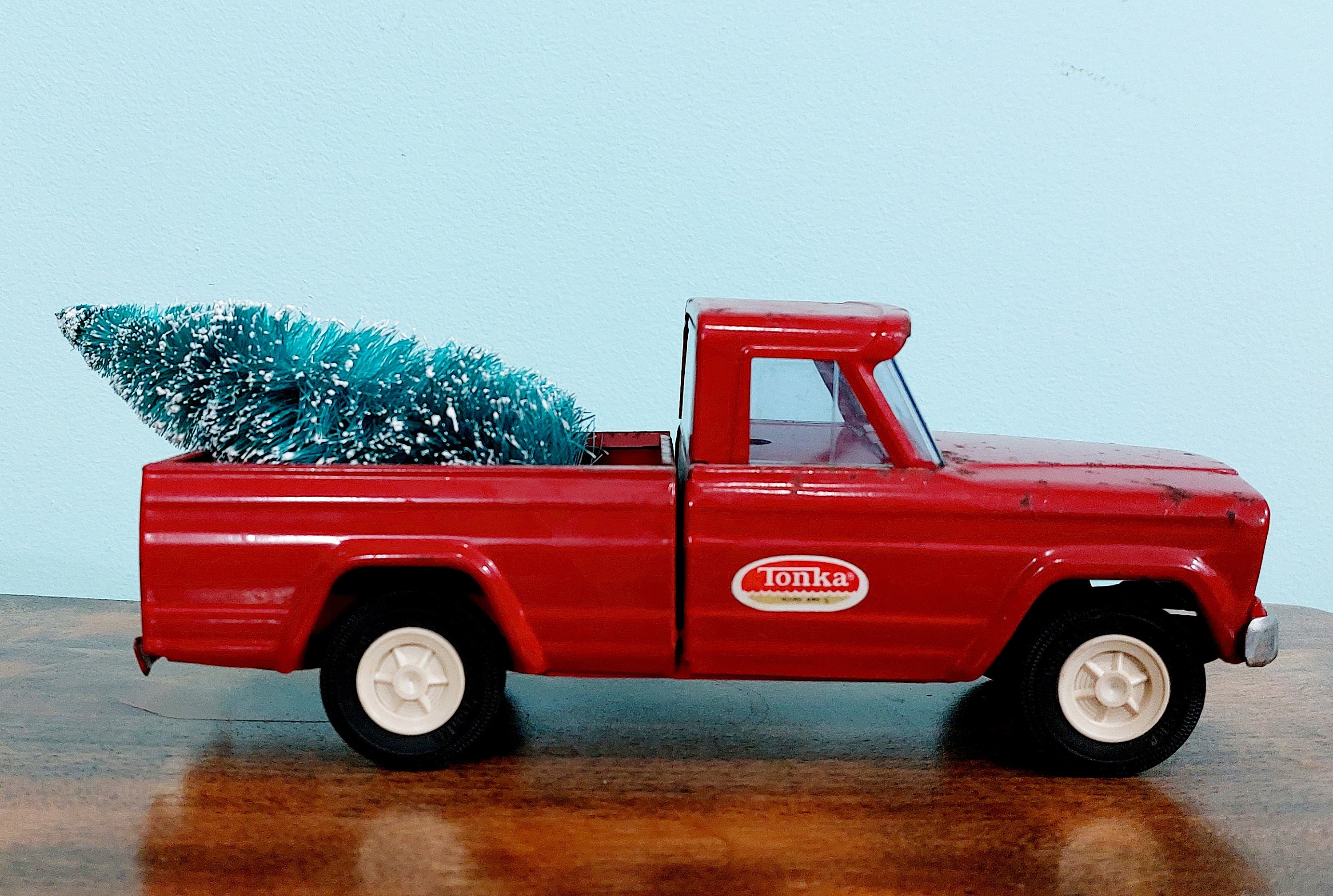 Red sales tonka jeep