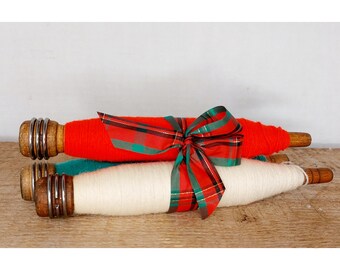 Antique Wooden Weaving Loom Shuttle Bobbins/Spools, set of 3, Red Green Off White, Christmas decor