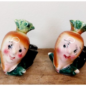 Vintage 1950&#39;s Anthropomorphic Ceramic Carrot Head Salt & Pepper Shakers Made In Japan