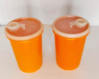 Vintage Orange Tupperware 1Qt Handolier Pitcher Container Pour Spout Lid, set of 2