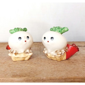 Vintage 1950&#39;s Anthropomorphic Ceramic Onion Head Salt & Pepper Shakers Made In Japan