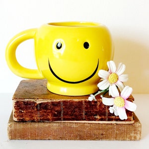 Vintage Yellow Smiley Mug