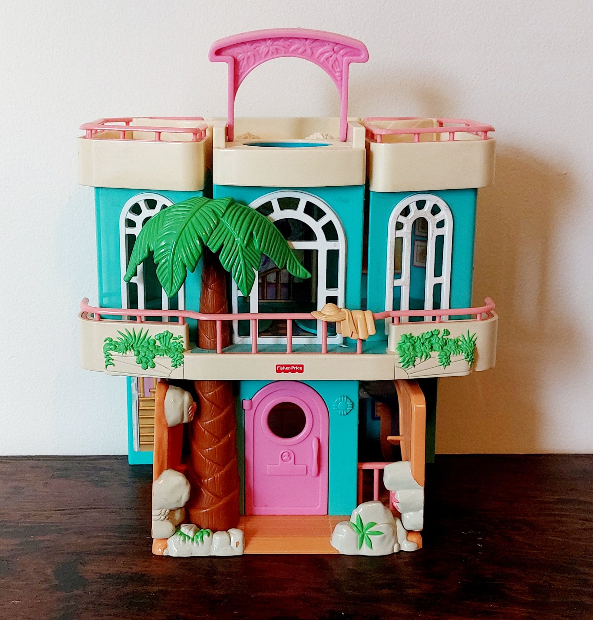 Fisher Price 2000 Sweet Streets Ocean Club Beach Vacation Doll