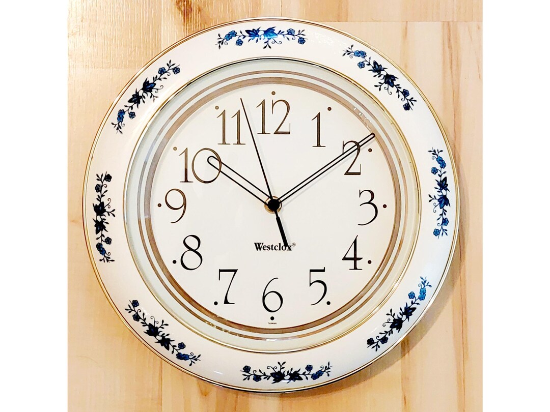 Taiwan Clock Vintage 1970s Westclox Floral Wall Clock Made in Taiwan, Battery ...