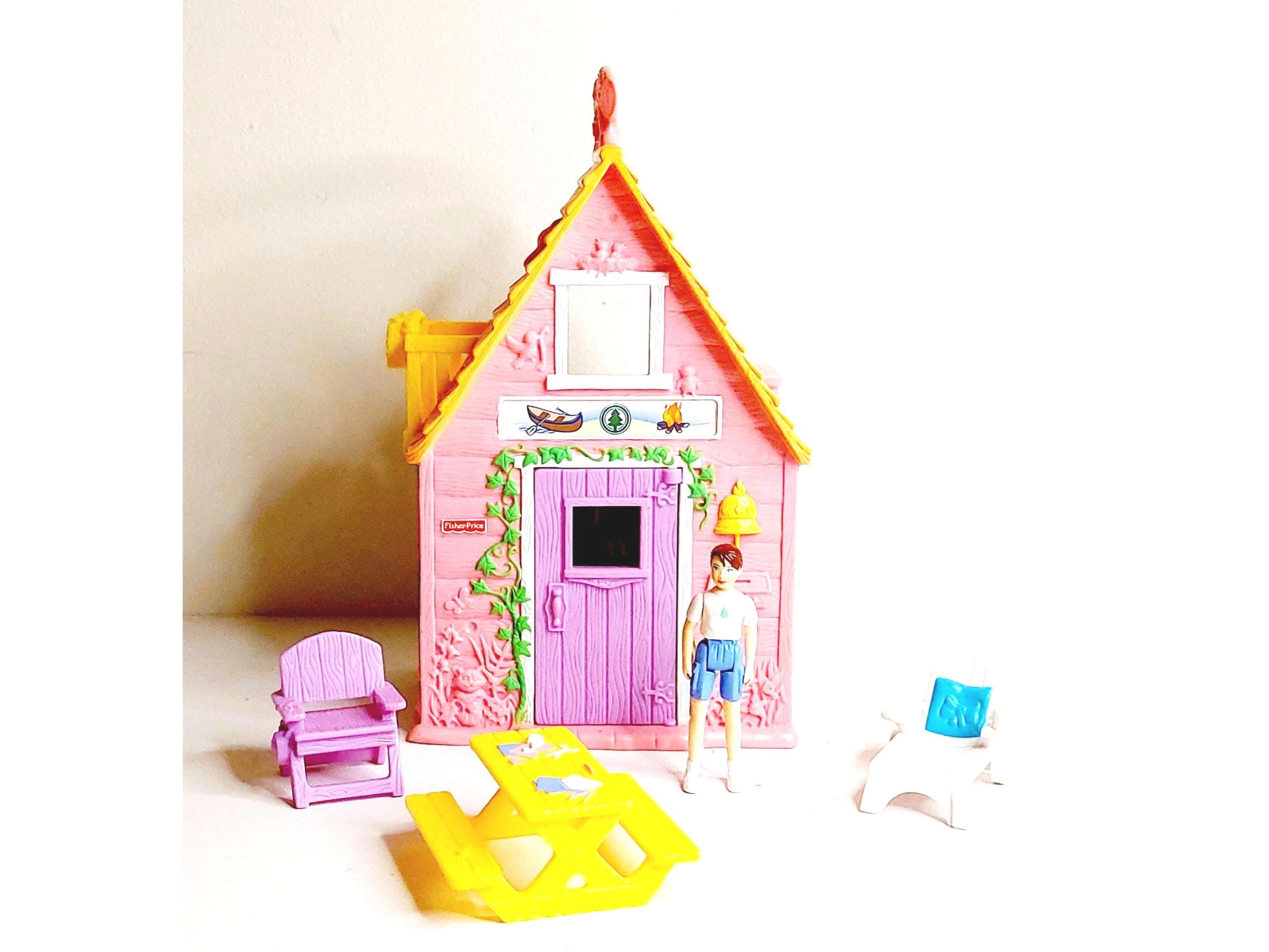2003 Fisher Price Sweet Streets CAMP SWEET Loving Family Play Set with Figure and accessories