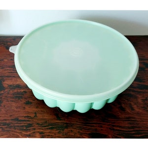 TUPPERWARE Vintage 3 Piece Tupperware Jello Mold Ice Ring Mint Green #1202