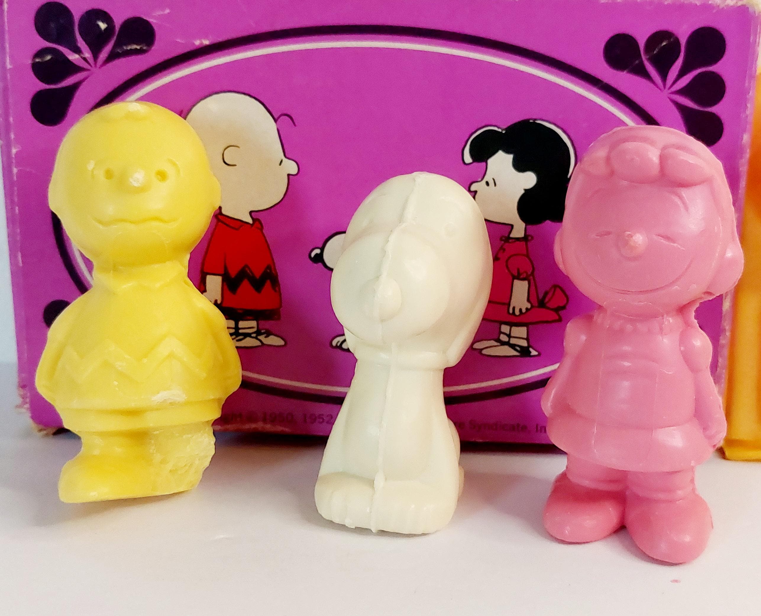 Vintage 1970 Avon Peanuts Gang Charlie Brown Snoopy Lucy Soap Set