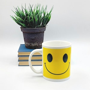Vintage Iconic Smiley Face Mug