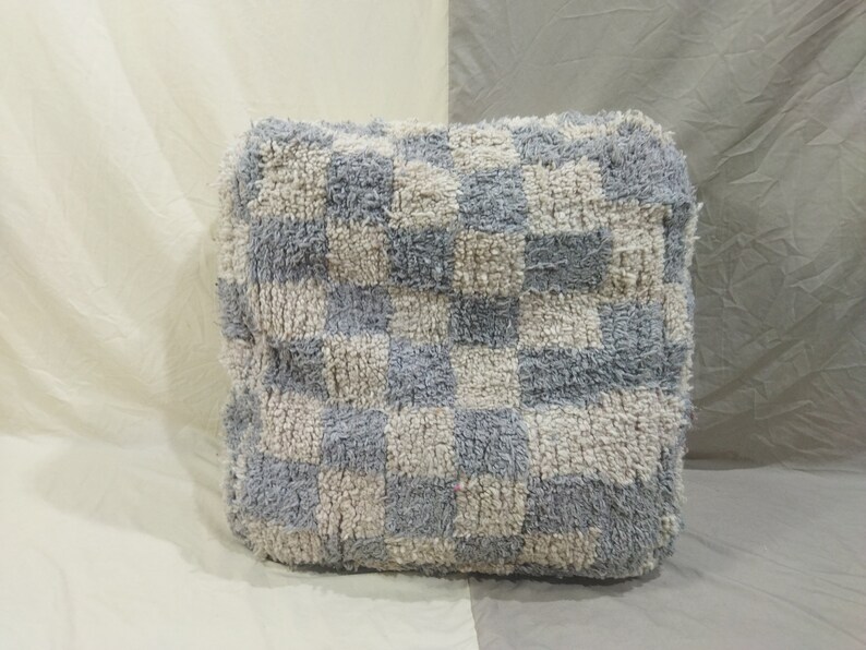 Unique Checkered Wool Pouf ,Gray Wool pouf ,Handmade Checkered Rugs ,Unique Bohemian Sofa ,vintage Pouf Beniourain Wool Pouf old Pouf . zdjęcie 1