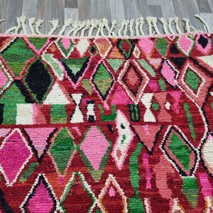Magnifique tapis en laine multicolore, tapis marocain rouge, tapis géométrique unique, tapis boujaad coloré, tapis marocain de haute qualité, tapis géométriques uniques image 7
