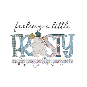 Peut inclure: Une illustration fantaisiste avec l'inscription "feeling a little frosty" au-dessus du mot "frosty". Les lettres sont décorées de cannes en sucre et de flocons de neige, avec un bonhomme de neige au centre. Des guirlandes lumineuses en bas.