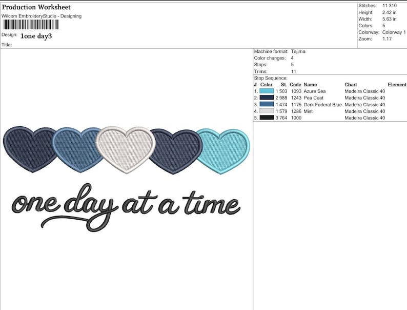 K&ouml;nnte beinhalten: Ein Stickdesign mit f&uuml;nf Herzen in Blau- und Wei&szlig;t&ouml;nen und dem Schriftzug "one day at a time". Das Design ist 6,15 cm hoch und 14,3 cm breit. Es enth&auml;lt Azure Sea, Pea Coat, Dark Federal Blue und Mist.