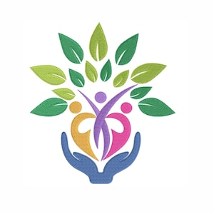 Puede incluir: Logotipo bordado que presenta un árbol con hojas verdes y una figura morada con los brazos extendidos. El árbol está sostenido por un diseño en forma de corazón en amarillo y rosa, sostenido por manos azules. Un diseño que representa la comunidad y el crecimiento.