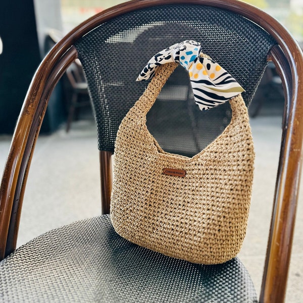 sac écharpe au crochet , sac baguette au crochet , sac à bandoulière au crochet , petit sac à bandoulière , sac à bandoulière en raphia beige