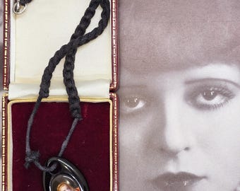 Whitby Jet Antique Victorian 1900s  Portrait Pendant Necklace Elegant Jewellery Jewelry Christmas Birthday
