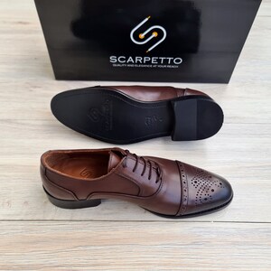 Scarpe eleganti Oxford in pelle fatte a mano: scarpe eleganti da uomo con lacci immagine 3