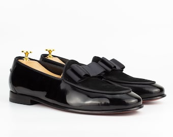 Loafers med fluga och lack: Slip-Ons i röd sula