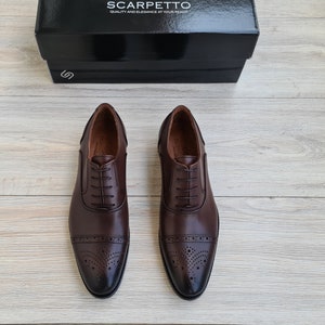 Scarpe eleganti Oxford in pelle fatte a mano: scarpe eleganti da uomo con lacci immagine 4