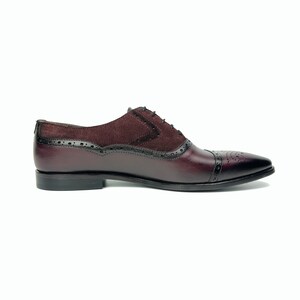 Handgefertigter weinroter Lederkleidschuh: Herrenschuhe mit Flügelspitze Bild 4
