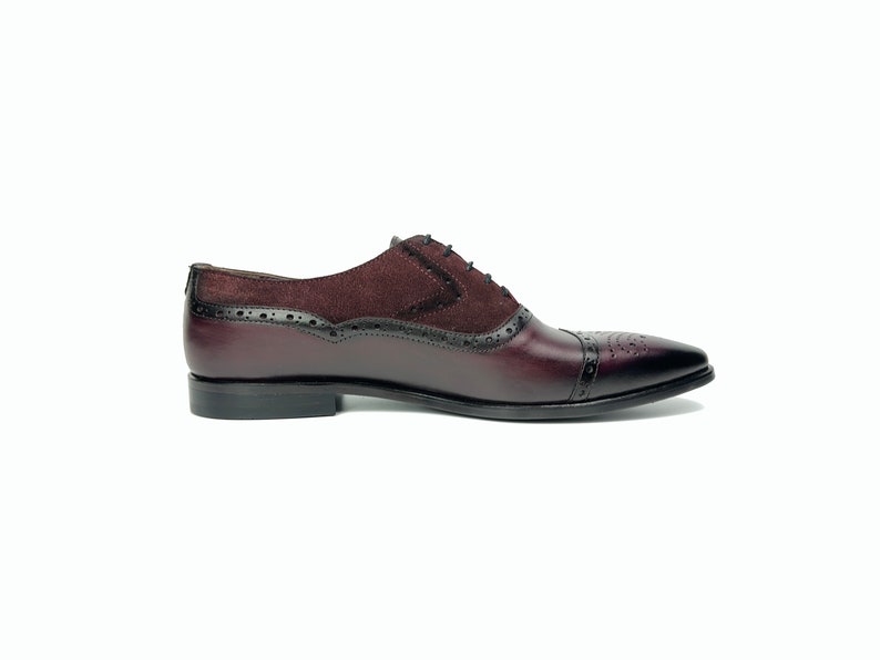 Handgefertigter weinroter Lederkleidschuh: Herrenschuhe mit Flügelspitze Bild 4