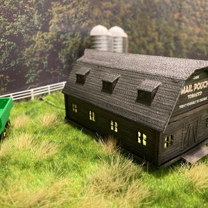 N Scale Weathered Mail Pouch Barn