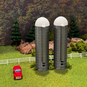 N Scale Farm Silo Set