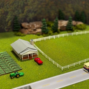 N Scale Farmhouse Set