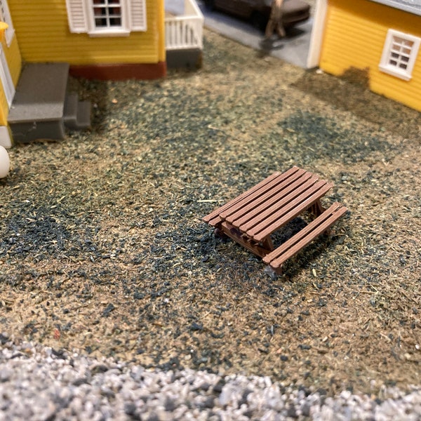 HO Scale Picnic Tables